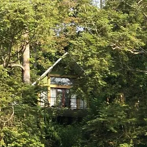 Hotel The Wild- By The River